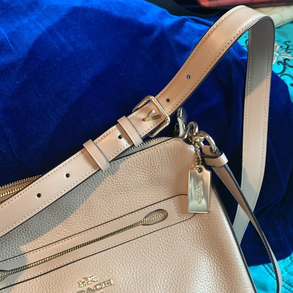 Tan coach crossbody purse - Picture 3 of 10
